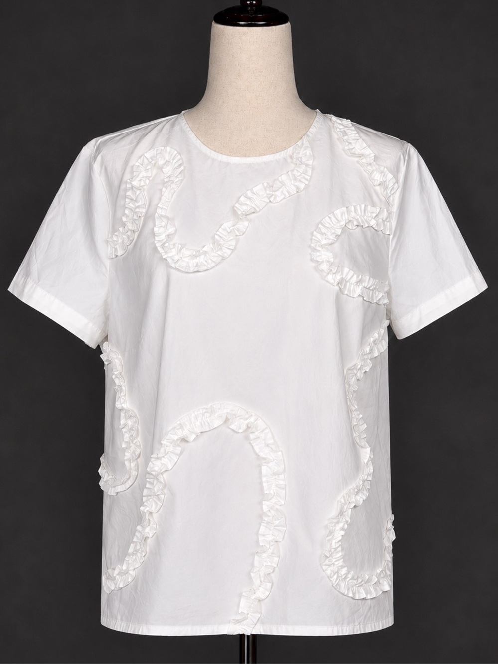 Bright white Kate Spade for Target top. Front ruffle design. Great basic. L